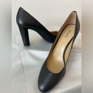 Michael Kors, luxury quality, elegant, size 9 ladies shoes, black color, new.